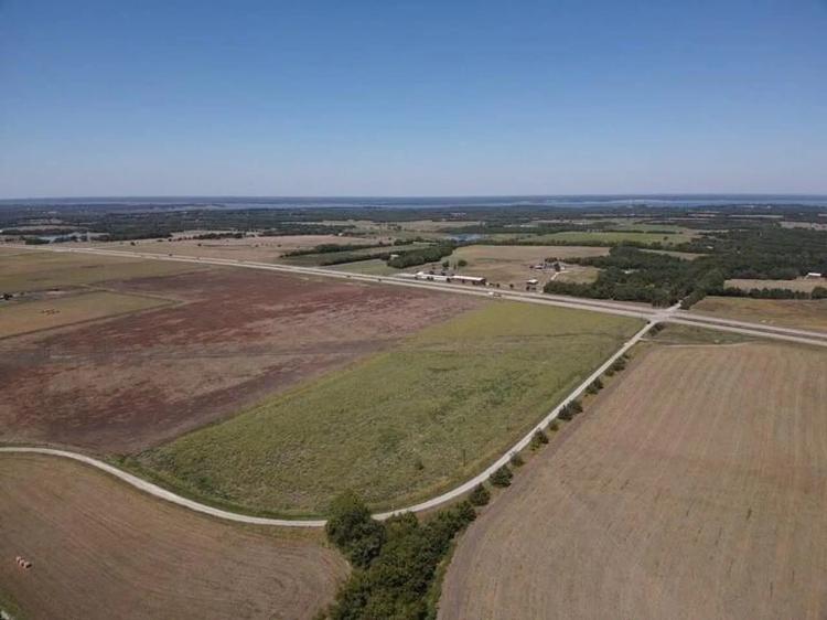 565 County Road 2979 Windom, TX 75492