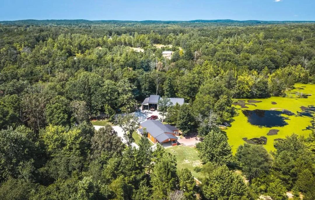 Honey Hole Lake & Home