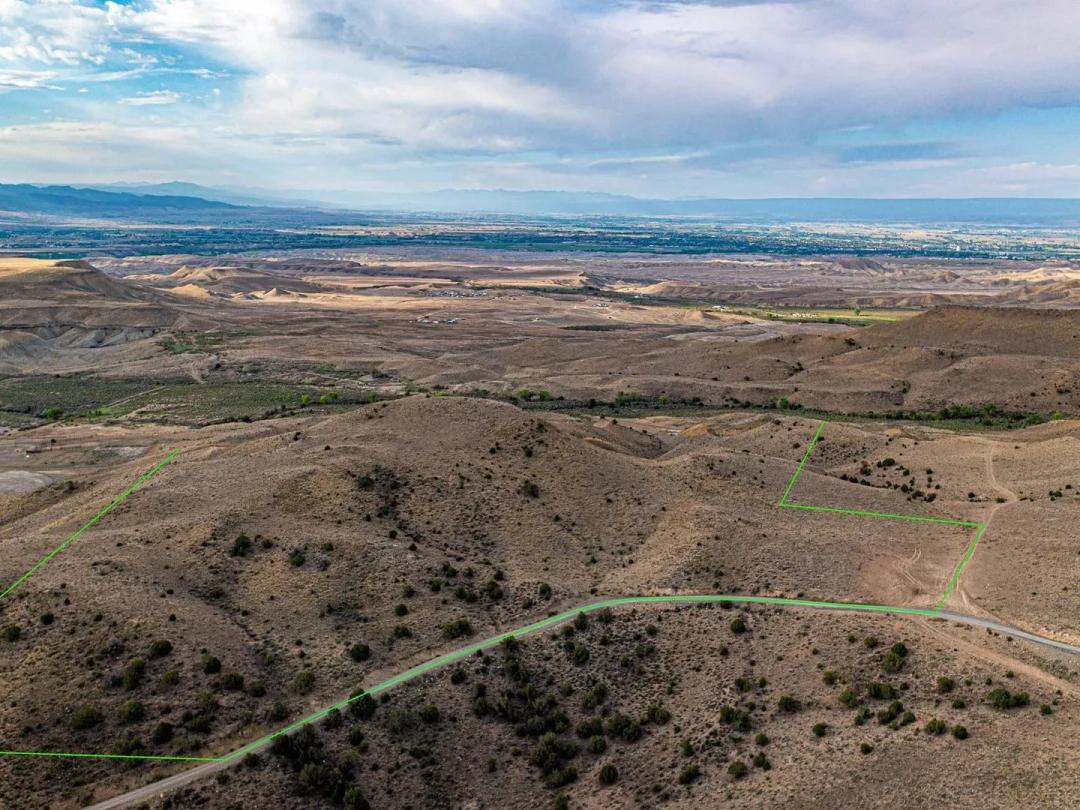 Year-Round Colorado Property Near National Forest