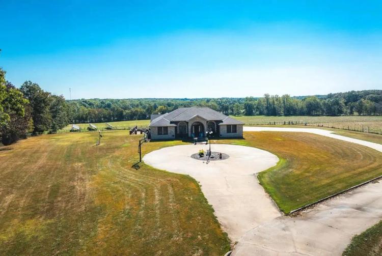 Knob Lick Farm &amp; Home