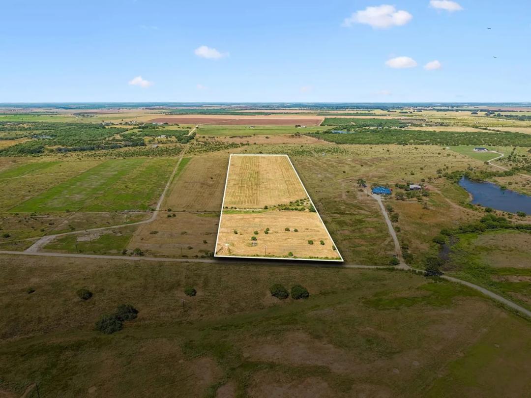 14.66 USABLE ACRES - POTH ISD 