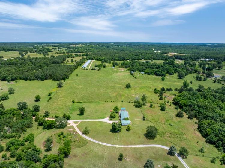 1 Egg House Farm, Large Mobile Home, 25 +/- Acres, Cave City, Arkansas