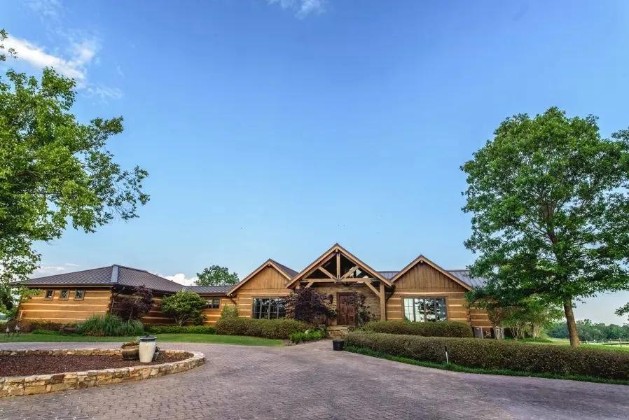 Prairie Oaks Ranch - 4,490 acres