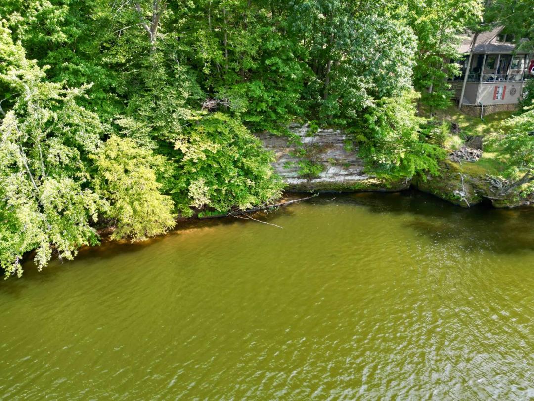 Beautiful Lakefront Building Lot at Lake Malone!