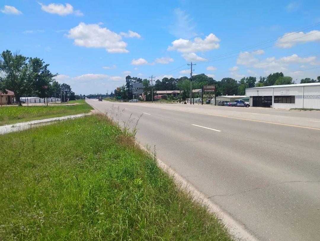Excellent Commercial lot on HWY 3 North of Idabel near numerous busineses 