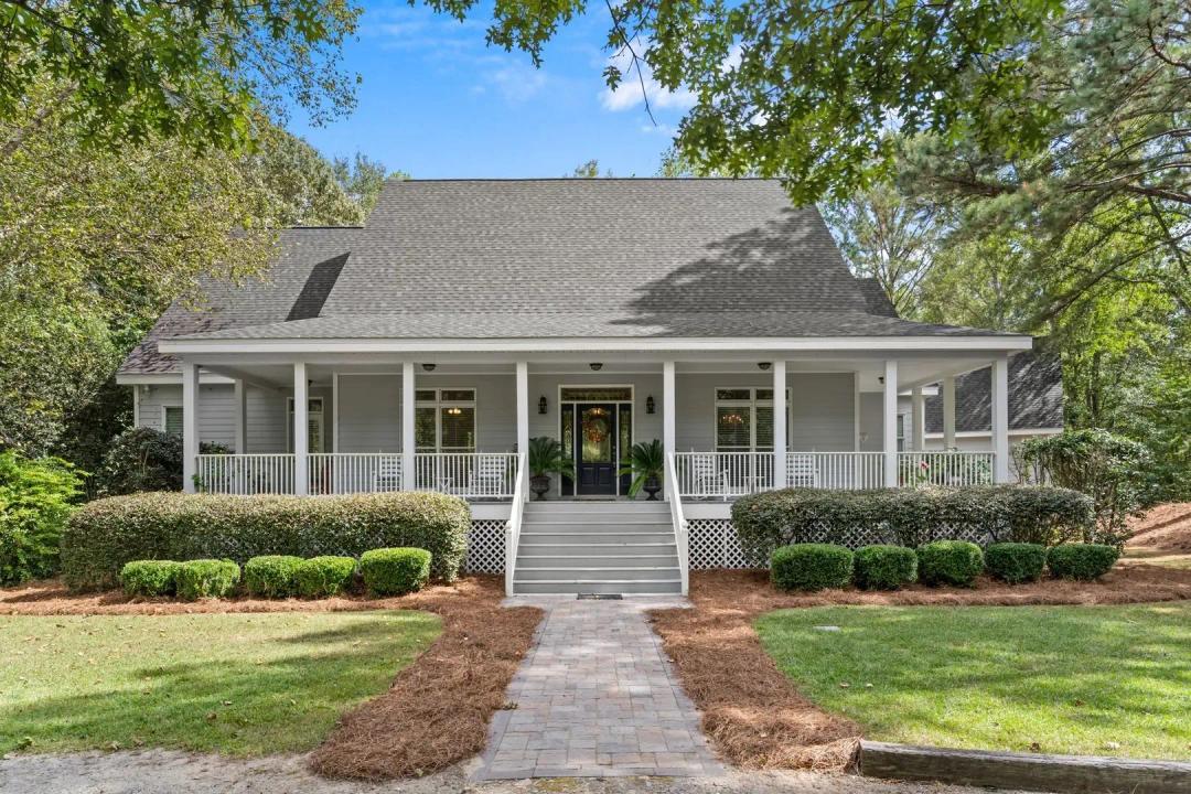 Estate Home on 24 +/- Acres in Eclectic, AL