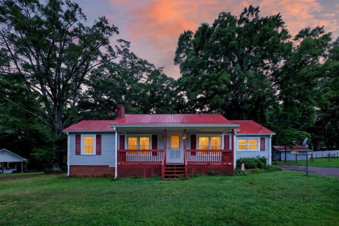 3.79 Acre Paradise! Private Oasis in Bremen!