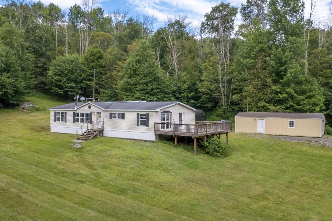 Private Manufactured Home in Hancock, NY