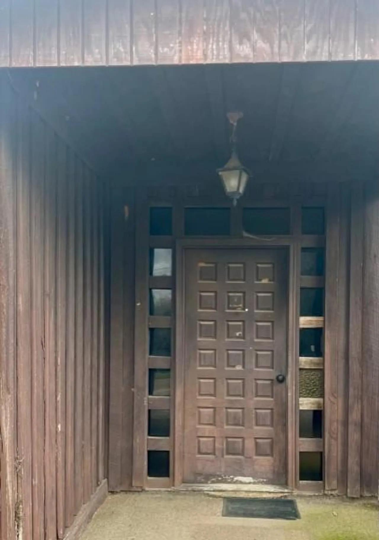 56886853-5