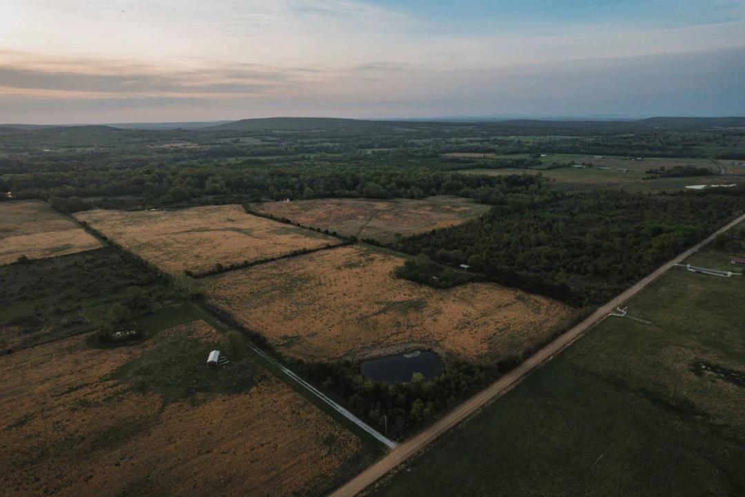 86.2+/- acres in Porum with 5 ponds