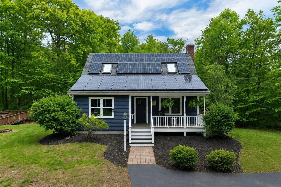 3 Bedrooms1.5 Bathroom on 2.22 Acres at 3 Pendergast Road