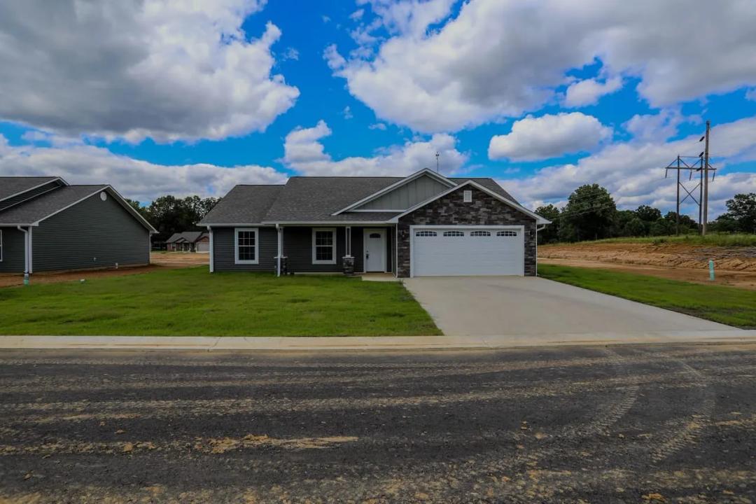 New Construction Subdivision Home in Poplar Bluff, Mo for sale 