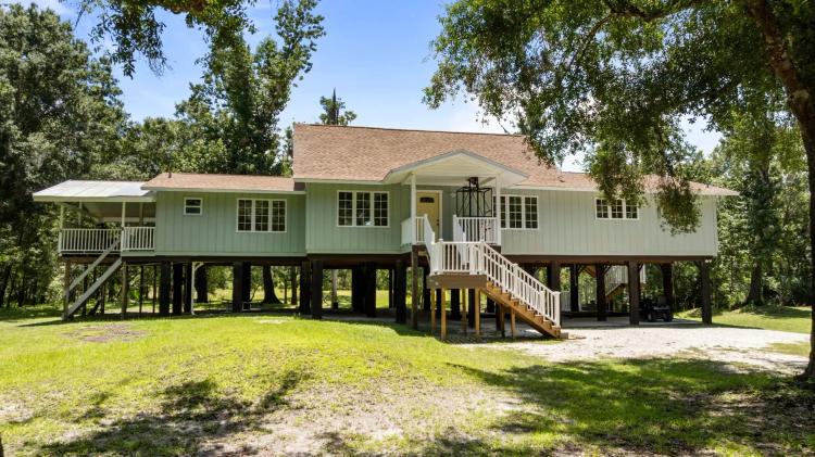 Riverfront Retreat on over 7 acres in Arcadia, Florida!