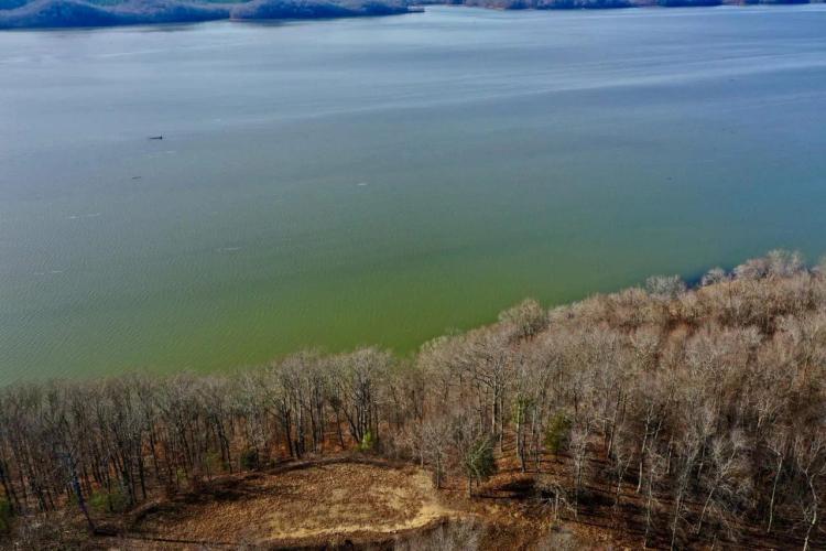 Beautiful 2.47 acre homesite overlooking beautiful Kentucky Lake.