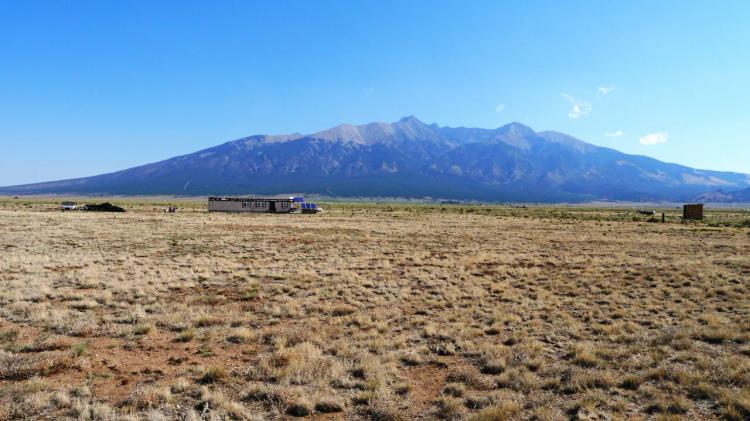 Extra large parcel in the San Luis Valley * Minutes from town