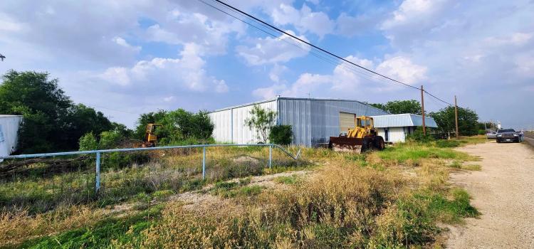 Wall, Texas large shop for sale with land near San Angelo