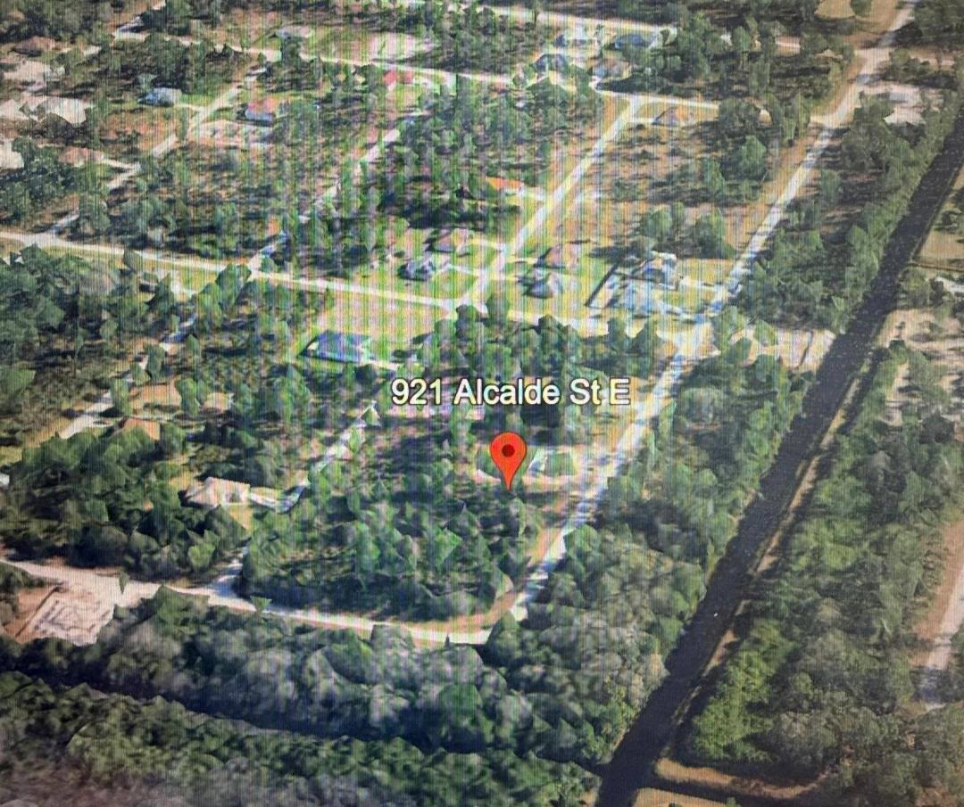 0.26 Acres at 921 Alcalde St E