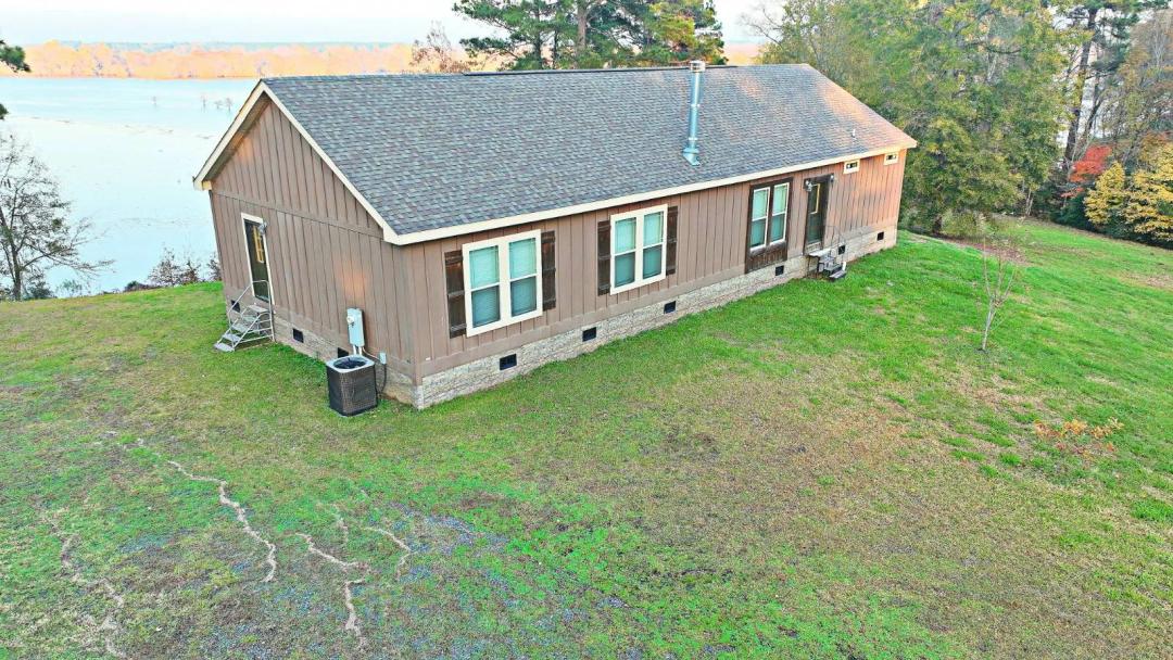 3 Bedrooms2 Bathroom on 2.80 Acres at 940 STEWART ST