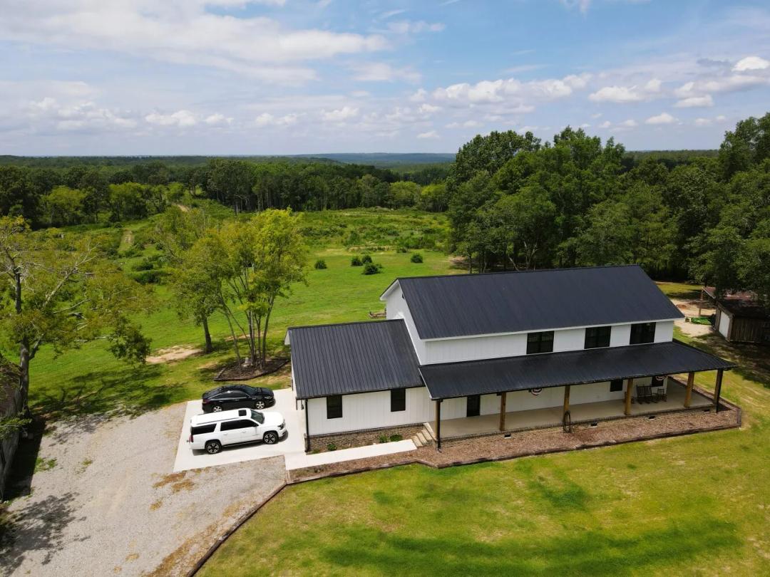4 Bedrooms4 Bathroom on 5.40 Acres at 1726-B Old Cheraw Hwy