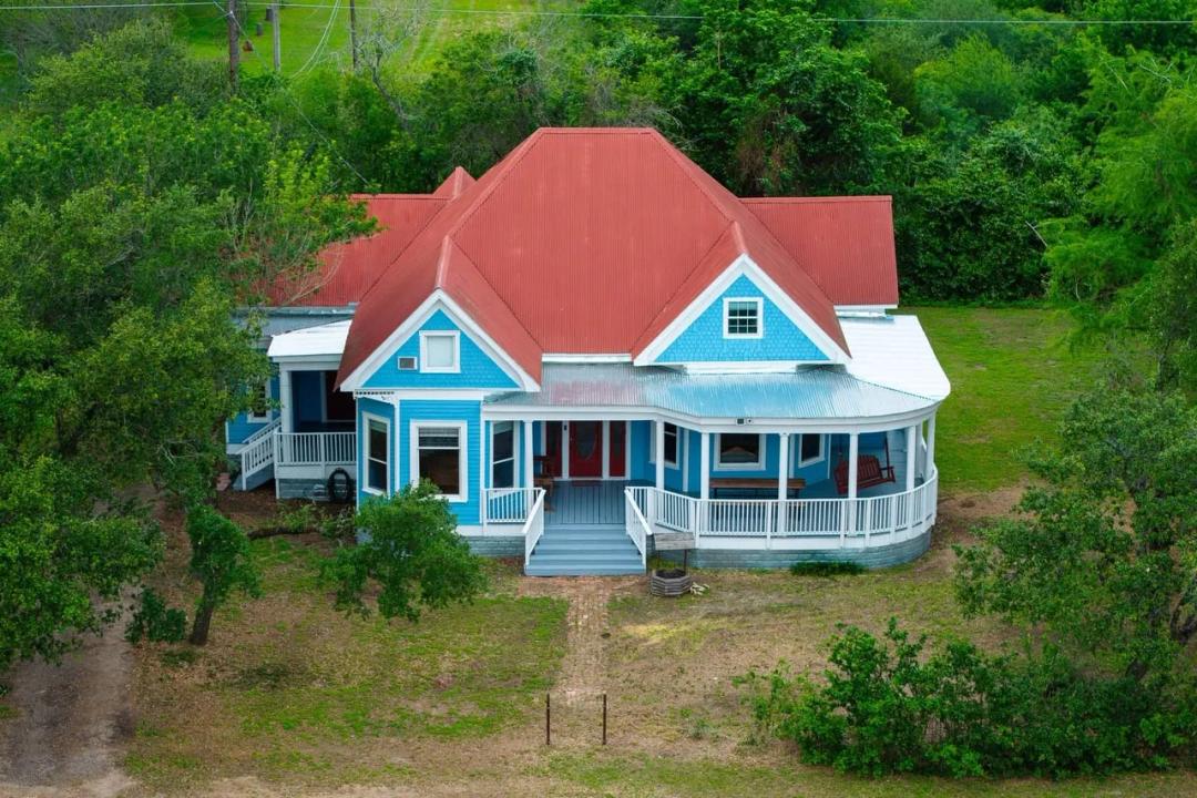 501 Mish Mash Mall Lane, Schulenburg 