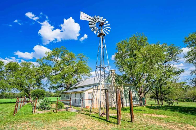 Kerr County | Homestead on Verde Creek | SW of Center Point