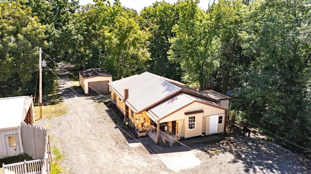 496 Hershey Lane, Bunker Hill, IL