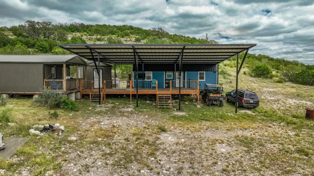 TURNKEY HUNTING PROPERTY