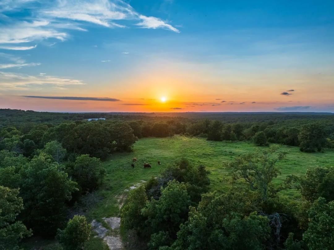 80 W Tina Trail Sand Springs, OK 74354