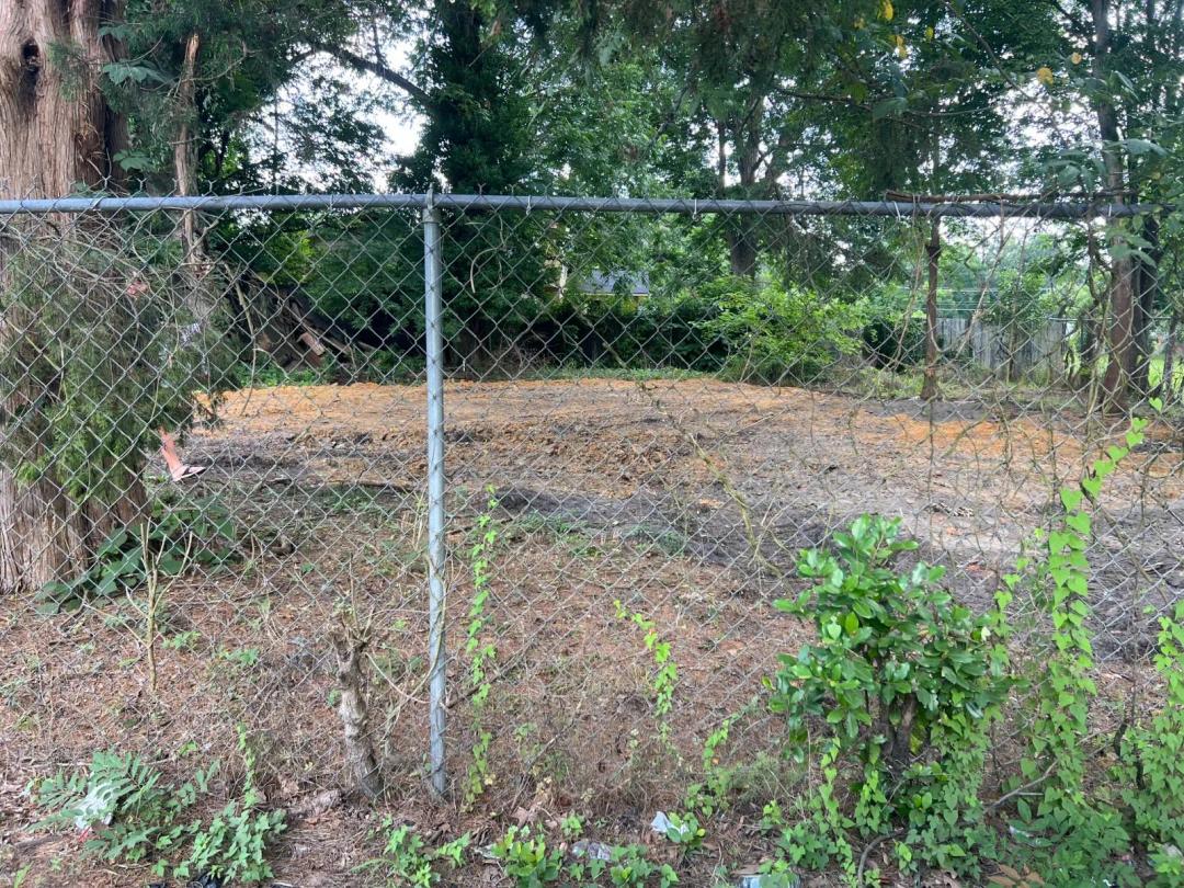 Fenced Lot for Sale in Marion, SC!