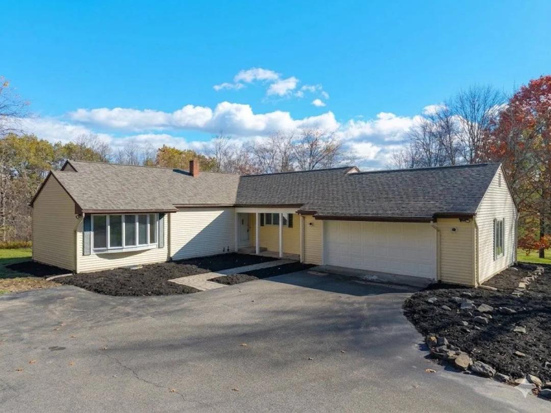 5 Bedrooms3.5 Bathroom on 6.00 Acres at 200 Hinrichsen Heights Road