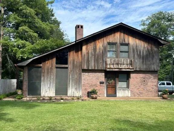 Home in Bolivar County at 707 S. Fifth Avenue in Cleveland, MS 