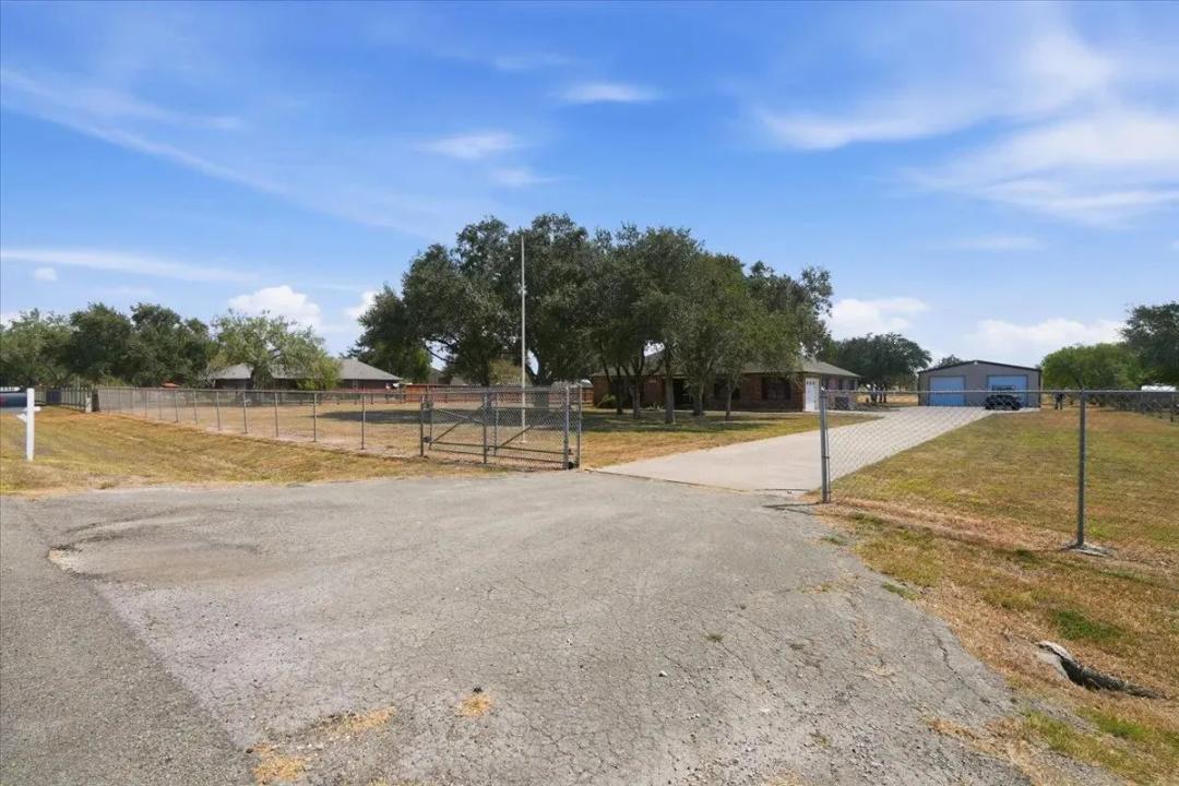 2-Acre Country Home in Robstown, TX for Sale with Shop
