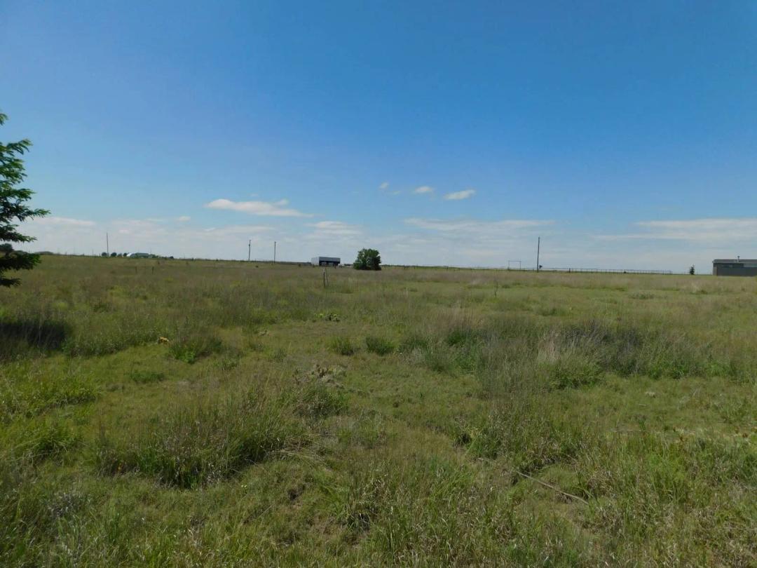 Country living near Sunset Hills Golf Course and Guymon