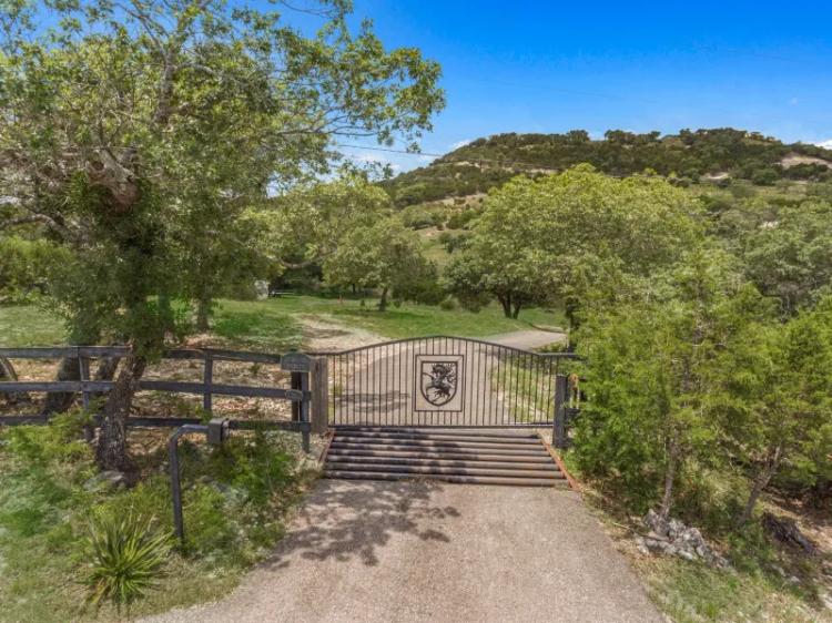 Fantastic Horse Property with VIEWS!