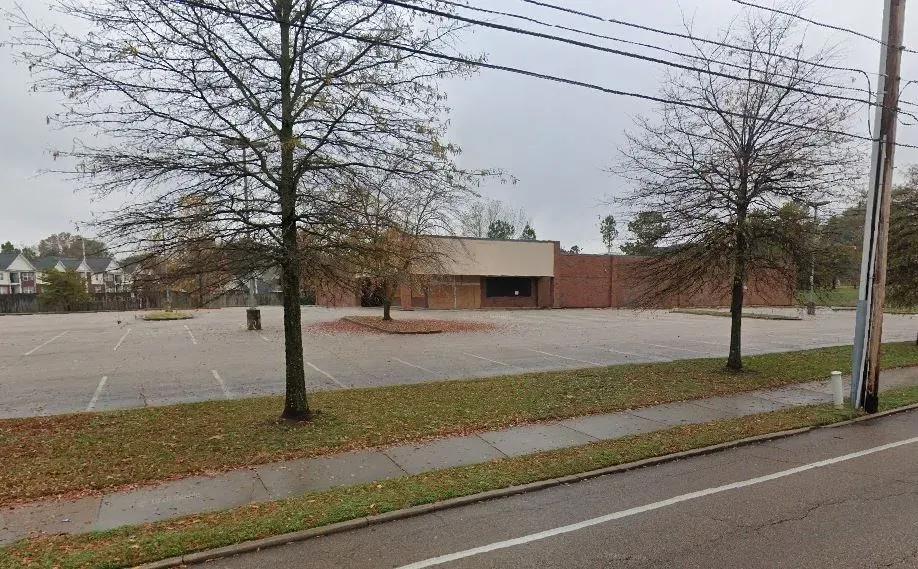 Former Grocery Store on 2.5 Acres in Memphis, TN