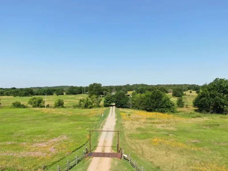 Salt Creek Ranch 250 Acres M/L