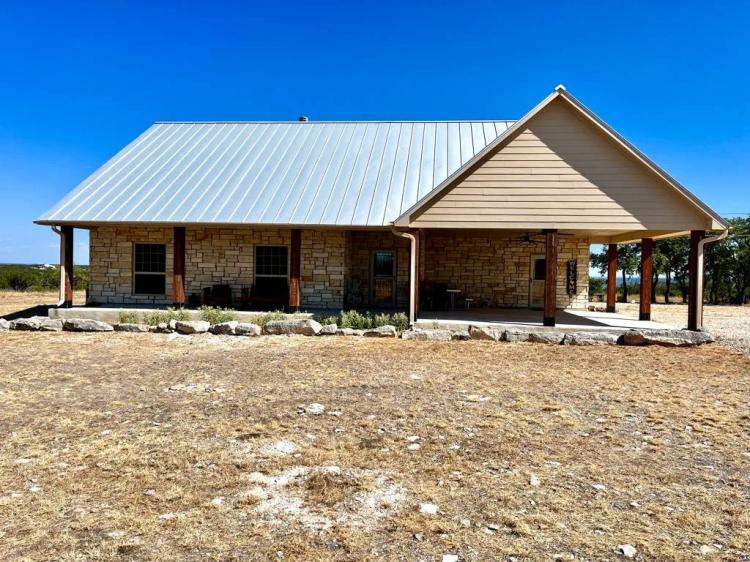 3 Bedrooms2 Bathroom on 130.00 Acres at 397 397 Double Draw Drive
