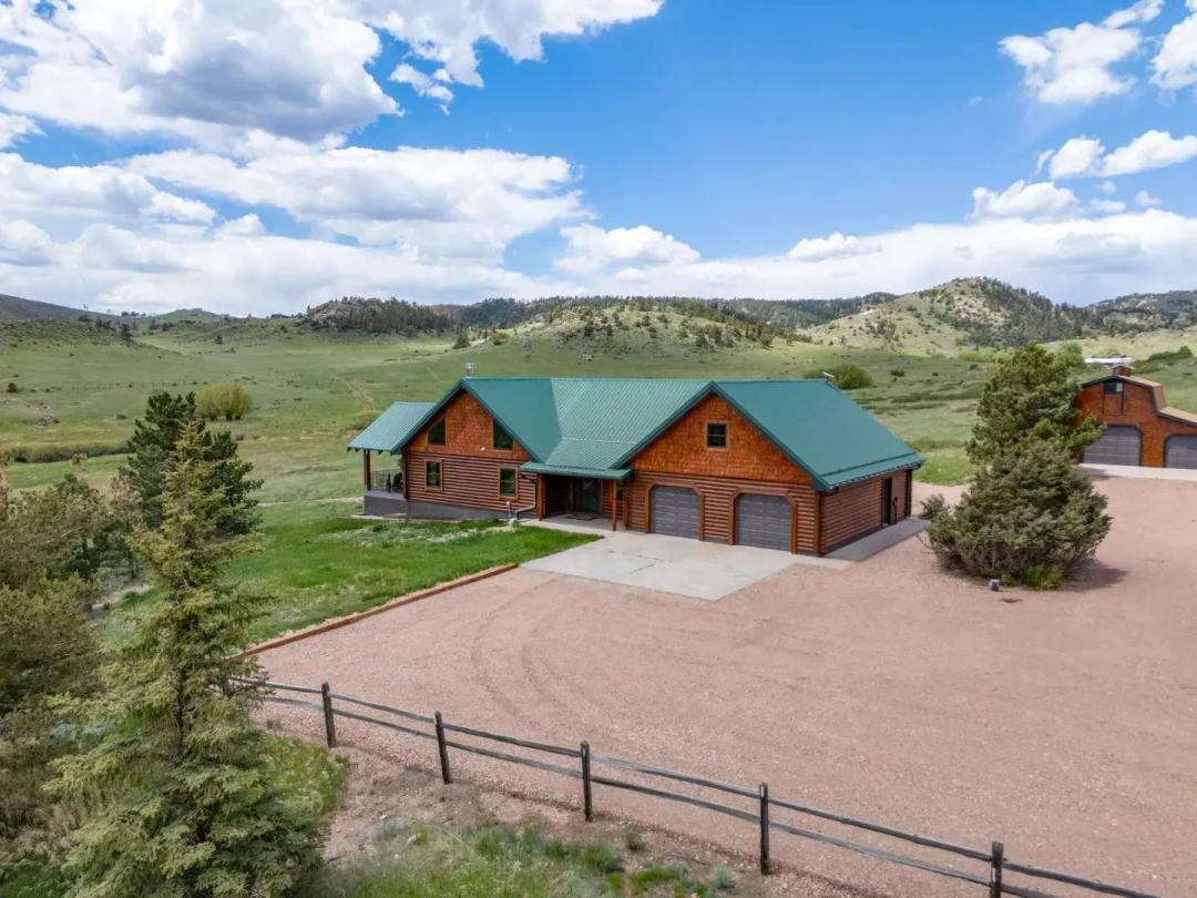 Log Home Backing to National Forest with Pond