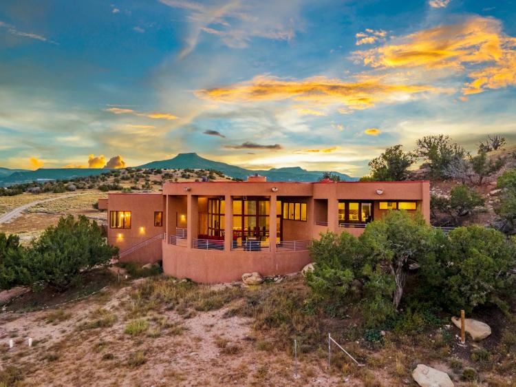 High desert elegance with views for days