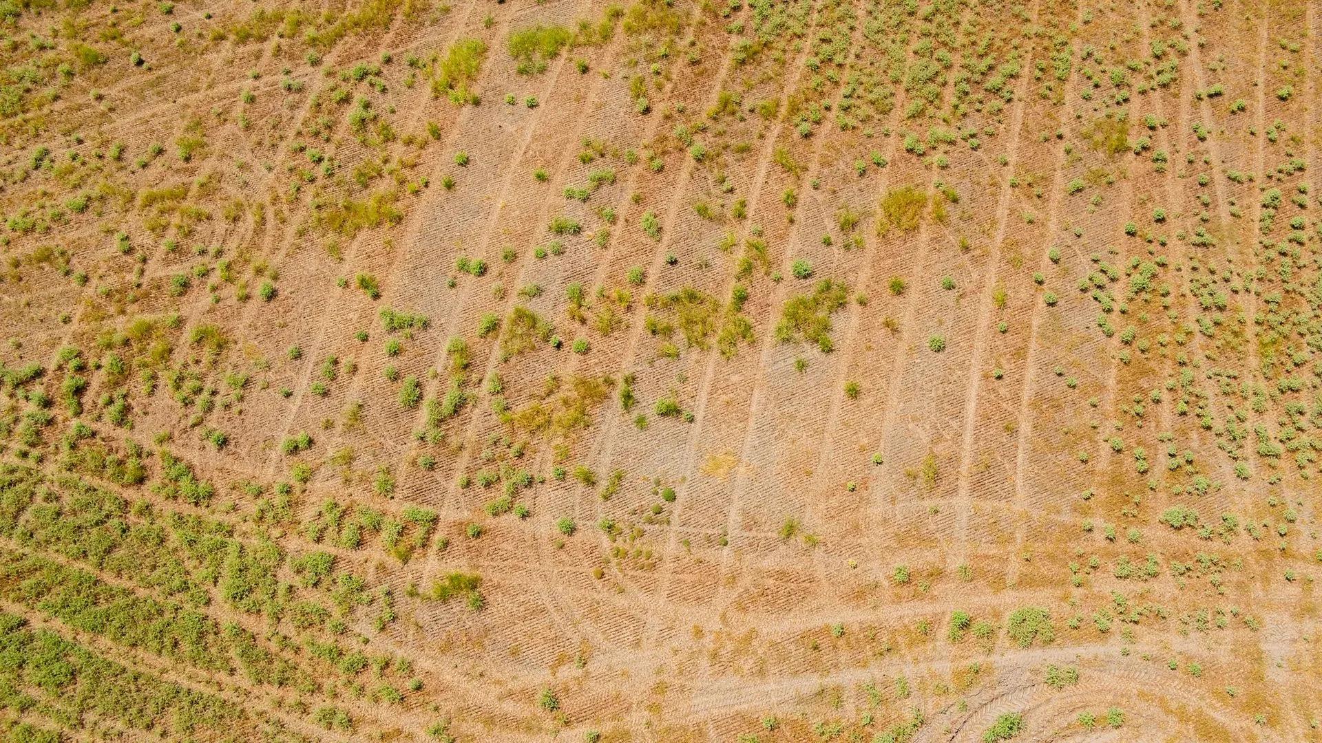 62057102-14