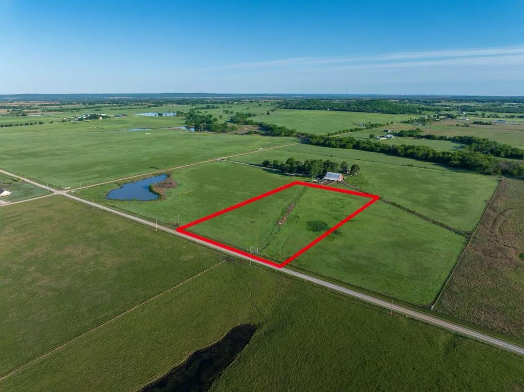 3 N 300 Road Okmulgee, OK 74447