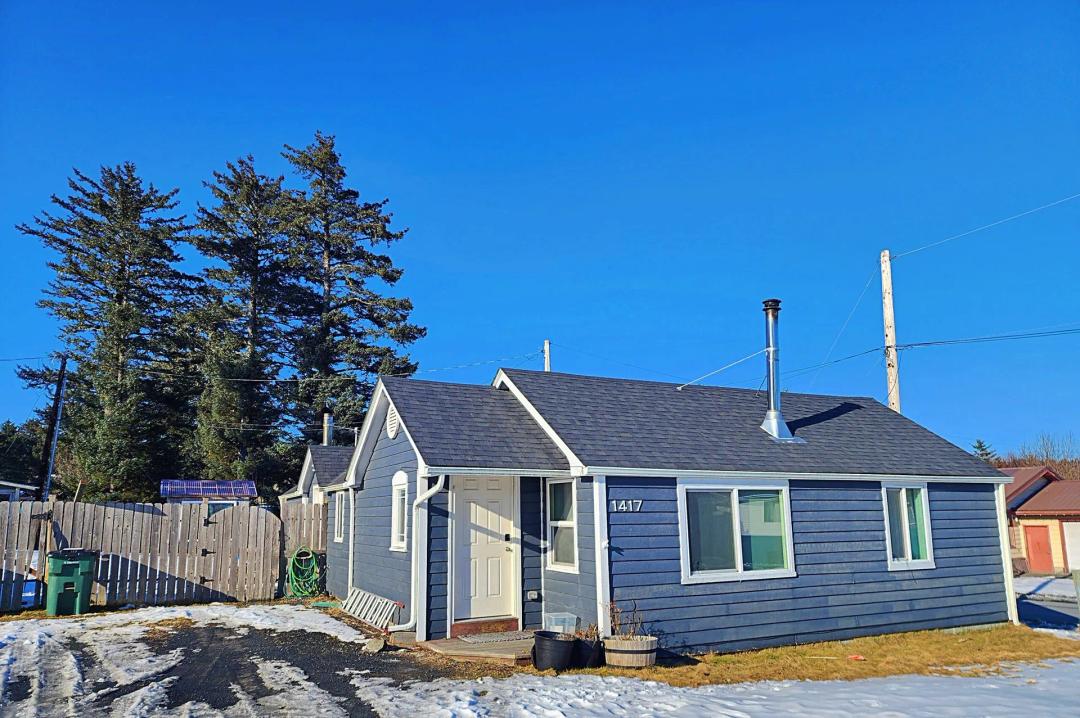1417 Mission Rd, Kodiak, AK