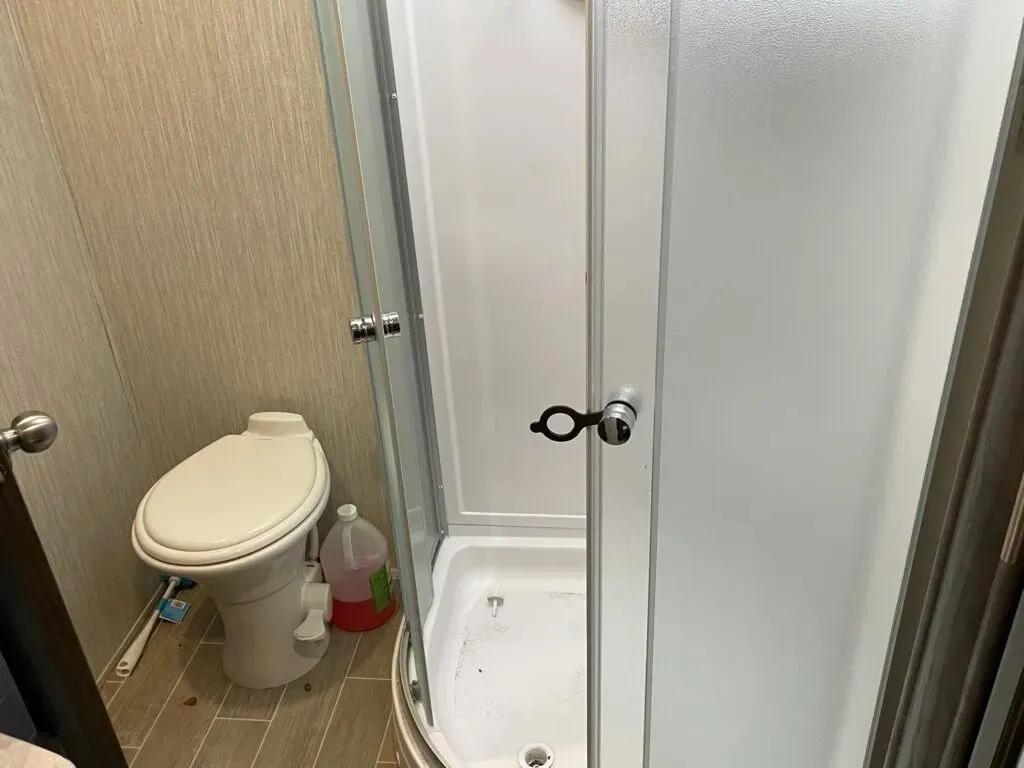 62467700-12