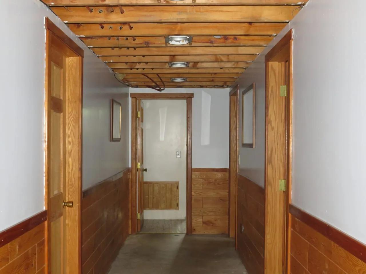 62573868-64