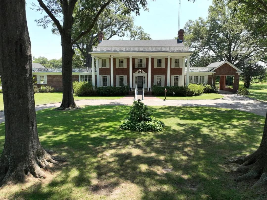 300 East Avenue