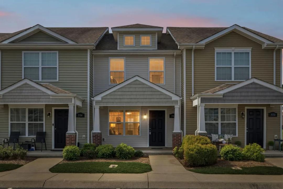 302 Sam Houston Cir - Residential, Clarksville TN