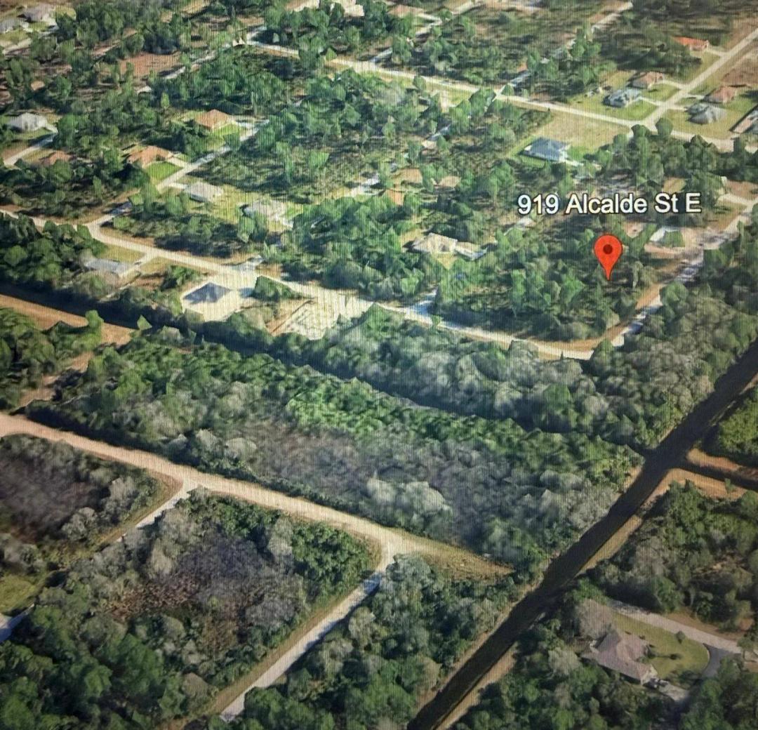 0.26 Acres at 919 Alcalde St E
