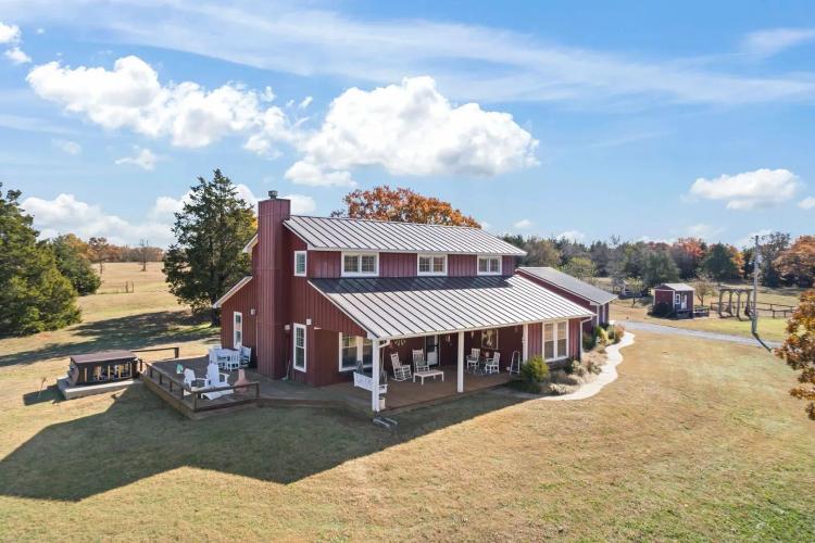 80 Acres W/Beautiful Home in Pottawatomie County