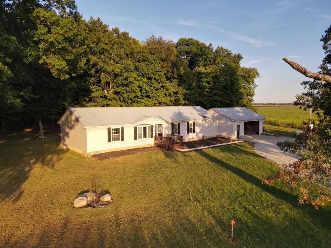 4542 N 2150th Street