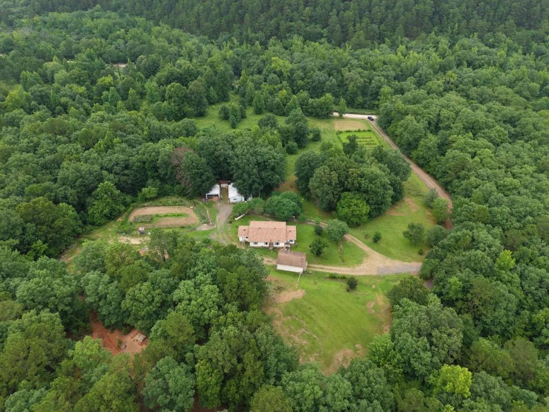 Home on 19.82 Acres in Polk County, AR 